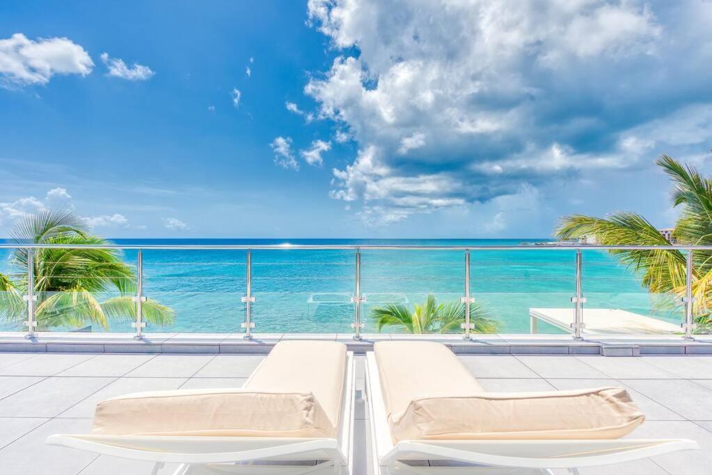 Surfsong Villa- Luxury Water Front Villa For 12 Maho Exterior photo