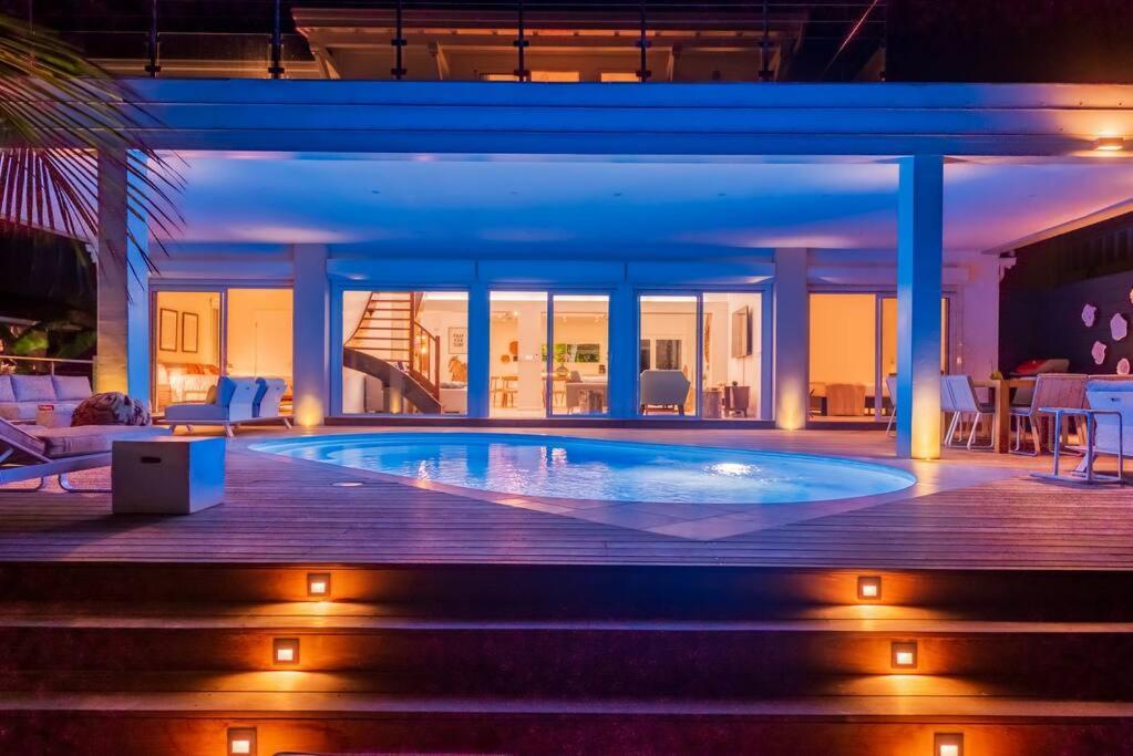 Surfsong Villa- Luxury Water Front Villa For 12 Maho Exterior photo