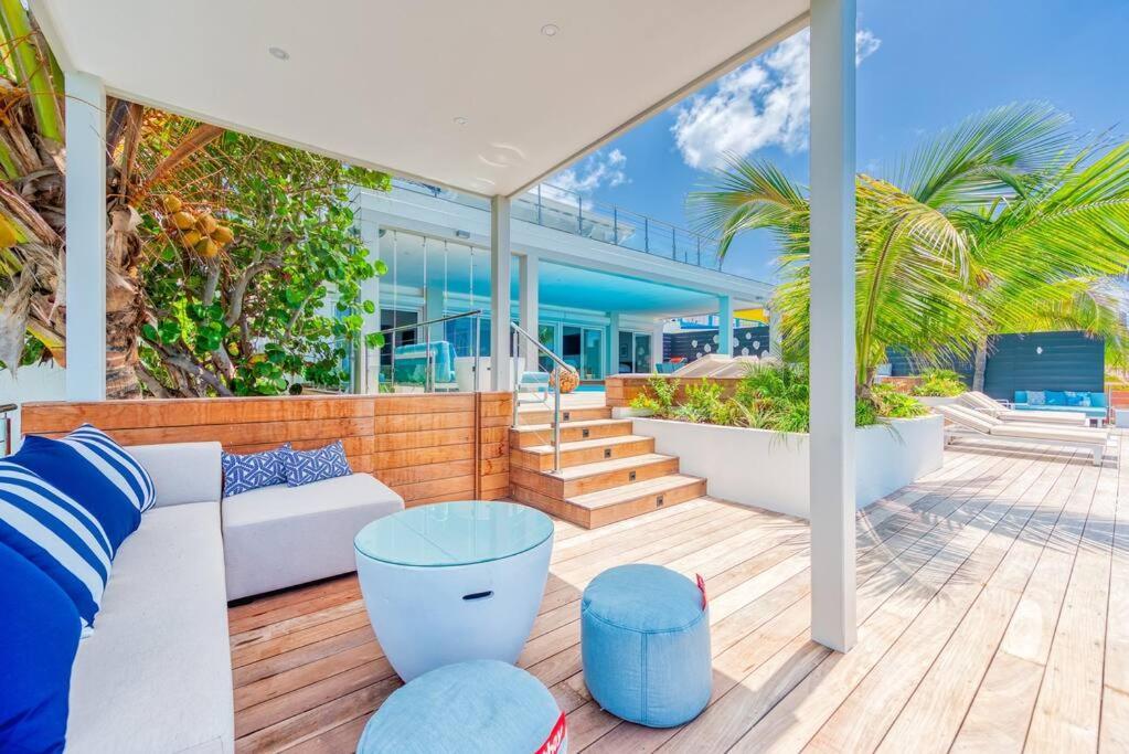 Surfsong Villa- Luxury Water Front Villa For 12 Maho Exterior photo