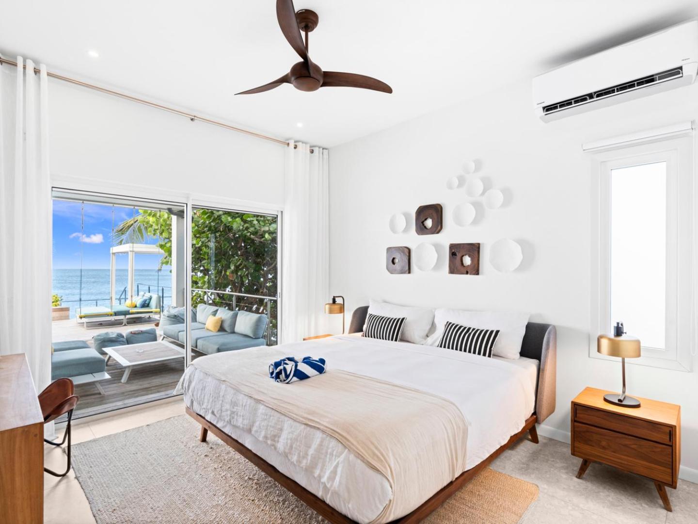 Surfsong Villa- Luxury Water Front Villa For 12 Maho Exterior photo