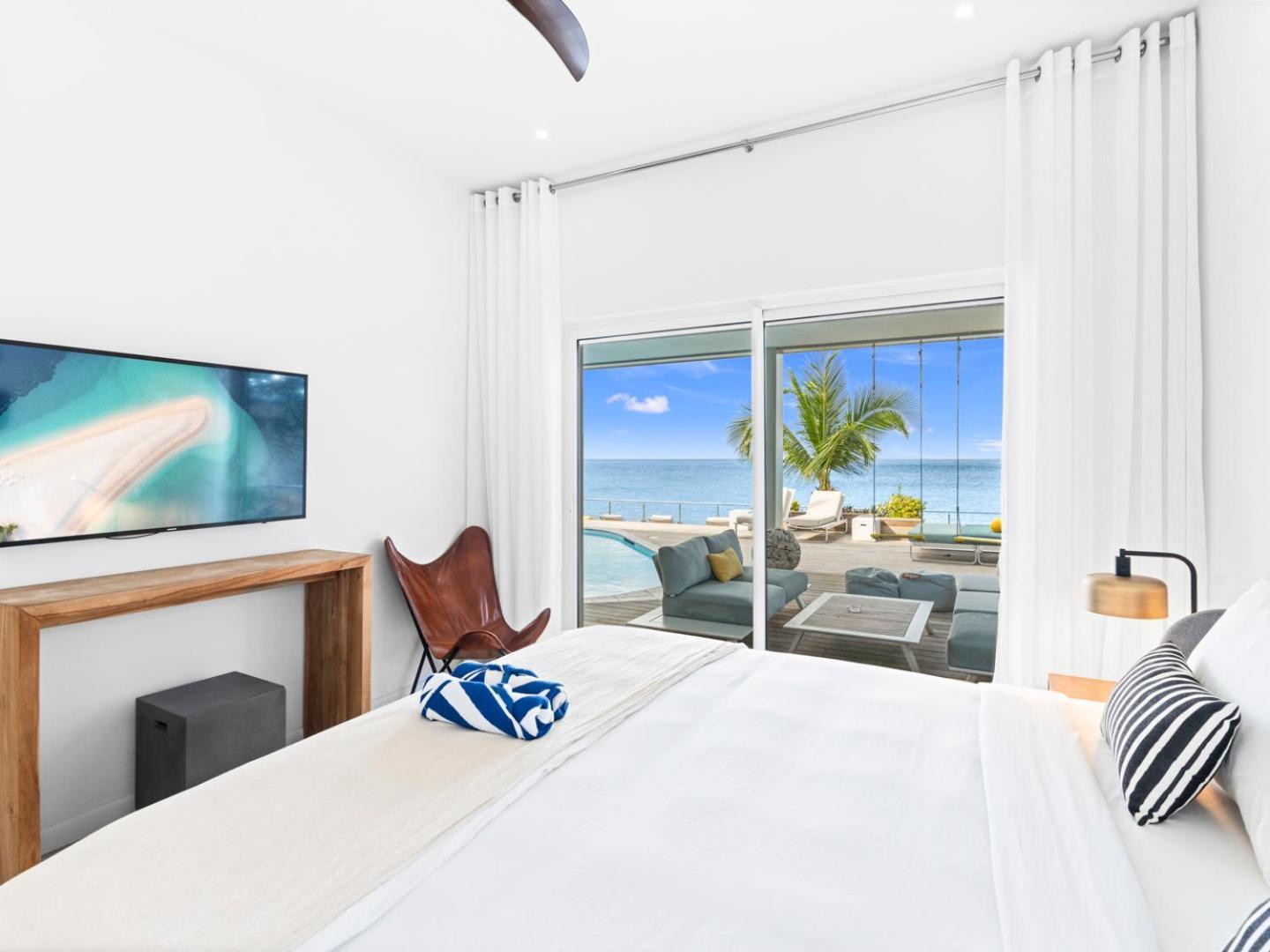 Surfsong Villa- Luxury Water Front Villa For 12 Maho Exterior photo