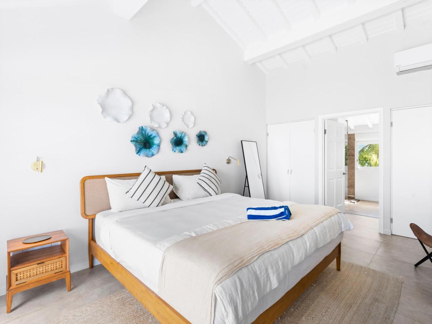 Surfsong Villa- Luxury Water Front Villa For 12 Maho Exterior photo